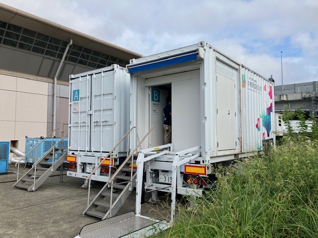 コンテナ設置の様子